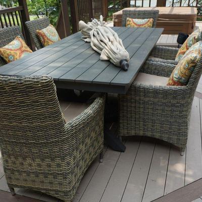 Great Outdoor Set with 6 chairs, cushions and pillows