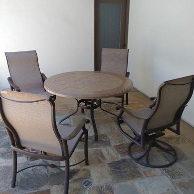 Tropitone Patio Set