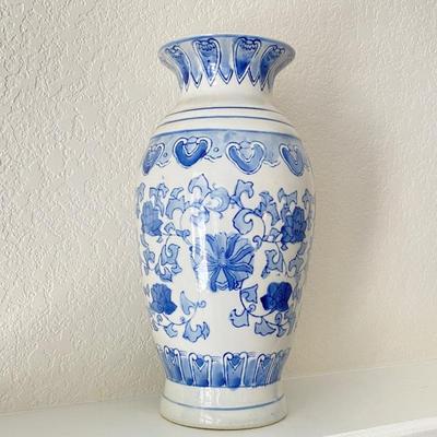 Blue & White Porcelain Chinoiserie Vase