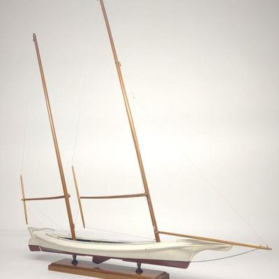 Chesapeake Log Canoe Scale Model Sailboat