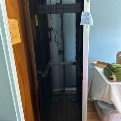 COMPUTER SERVER CABINET