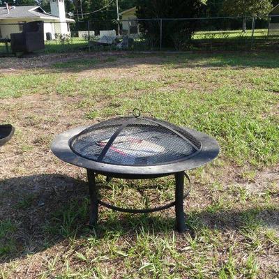 22" Bowl Fire Pit with 2 New in Package Porcelain Grates & Cover