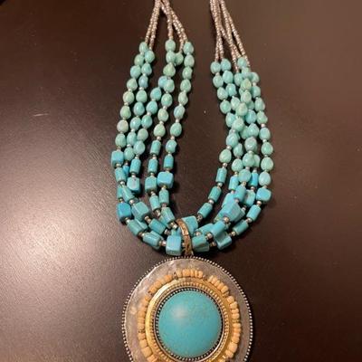 Chico's Short Pendant Necklace