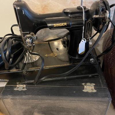Sewing machine needs new cord ( small ) with case 