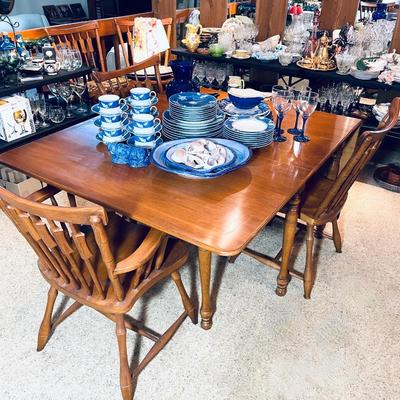 Pennsylvania House drop leaf dining table and chairs