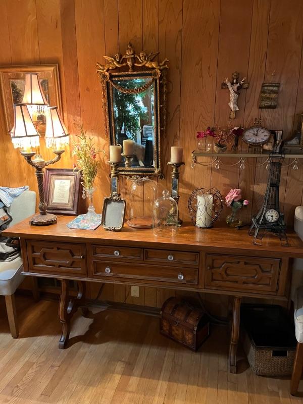 Busy Bee Warr Acres Estate Sale