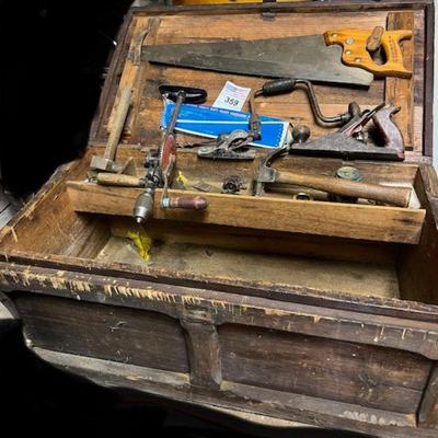 Antique wood box, hand saws 