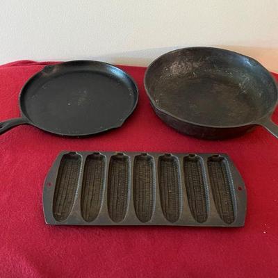 cast iron skillet, griddle & cornbread stick pan