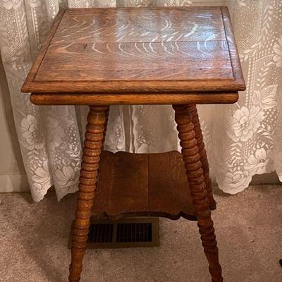 1900's parlor table