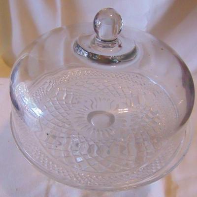 Wexford cake pedestal w/cover