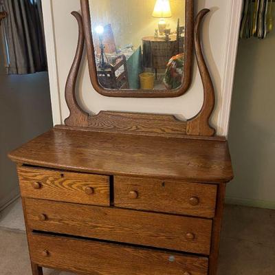 antique dress & swivel mirror/4 drawers