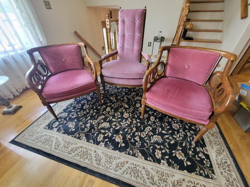 Pink Dog offers up to 50 percent off in Wayne