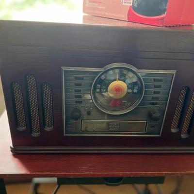 Reproduction vintage radio