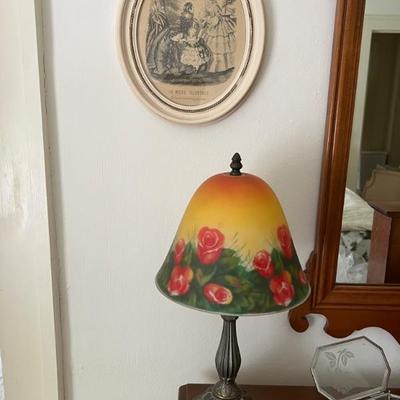 Pretty lamp/glass shade - 1 of 2