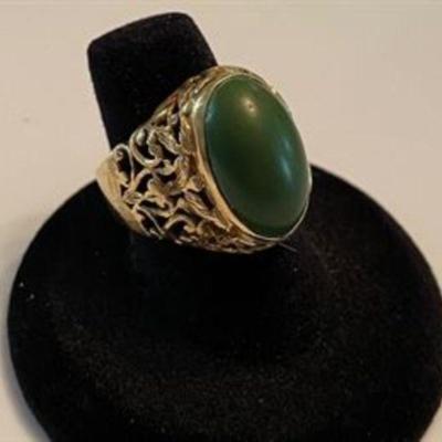 Gold and jade ring