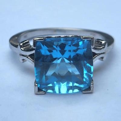 14k white gold BH Effy blue topaz ring