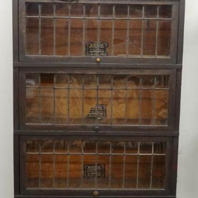 1209	5 SECTION MISSION OAK GLOBE WERNIEKE STACK BOOKCASE, LEADED GLASS *MISSION BOOKCASE UNIT* 9 SECTIONS OF GLASS IN NEED OF...