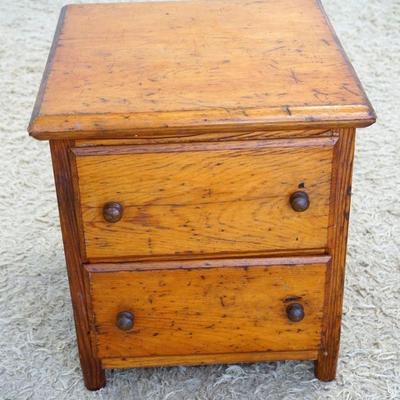 1204	COUNTRY PINE LIFT TOP STAND, APPROXIMATELY 16 IN X 16 IN X 18 IN HIGH
