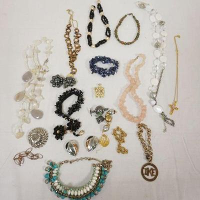 1267	LOT OF ASSORTED COSTUME JEWELRY
