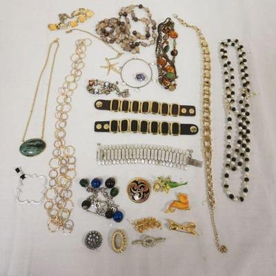 1268	LOT OF ASSORTED COSTUME JEWELRY
