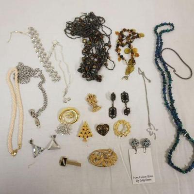 1266	LOT OF ASSORTED COSTUME JEWELRY
