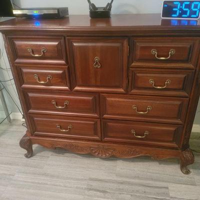 Very nice chest for men's or ladies clothes
