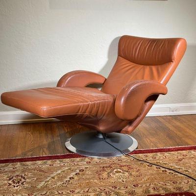 AXEL ENTHOVEN RECLINER | Brown leather electric recliner armchair, 