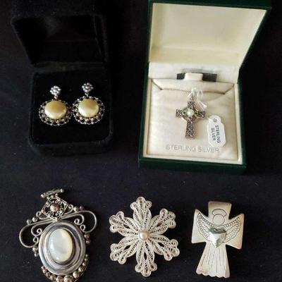 "Treasure Chest in River Island" Evans, GA. Starts Closing 8pm Mon 6/26. Pickup on Wed 6/28 12-6p. Please click here to see...