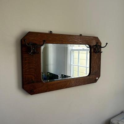 Hat rack with mirror