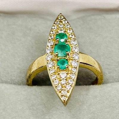 Lot 010-J: Vermeil Emerald Ring

Features: Size 8.25 Vermeil natural Emerald ring with CZ accent stones


Condition: Good Pre-owned...