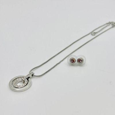 Lot 006-J: Swarovski Necklace and Earrings Set #2

Features: 
â€¢	Swarovski crystal circle pendant on rhodium-plated adjustable chain
â€¢...
