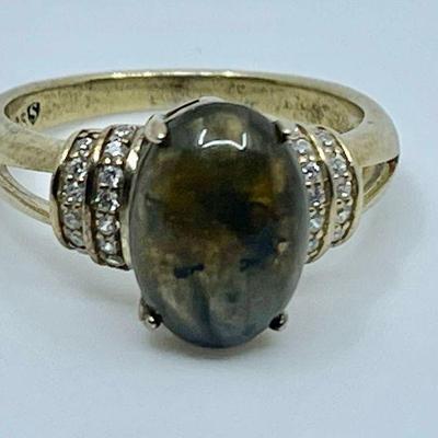 Lot 022-J: Vermeil Labradorite Ring

Features: 
â€¢	Size 8.5 labradorite ring in vermeil setting.


Condition: Good Pre-owned Condition...