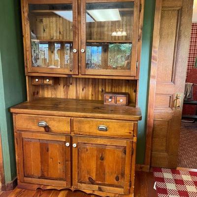 Country Kitchen Hutch 