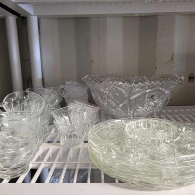 #4518 â€¢ Assorted Vintage Glassware

