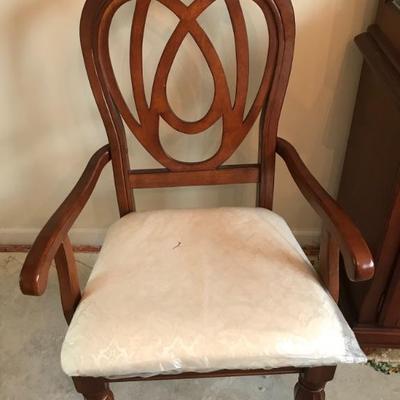set of 6 chairs $240