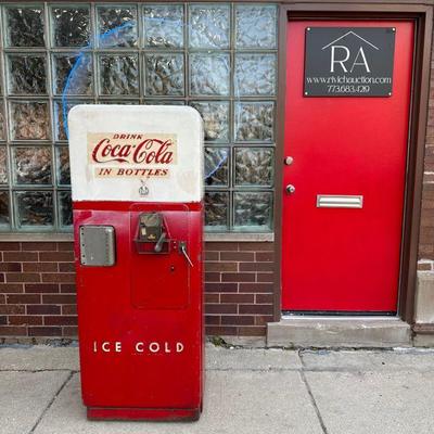 Vintage COCA-COLA Machine Cavalier Corporation