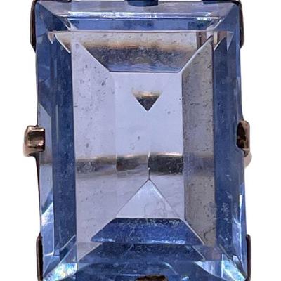 10k Gold Ring w Large Faceted Blue Stone