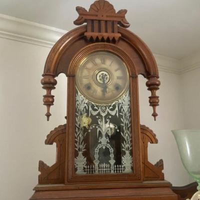Gilbert 1879 Tearfrop mantel clock