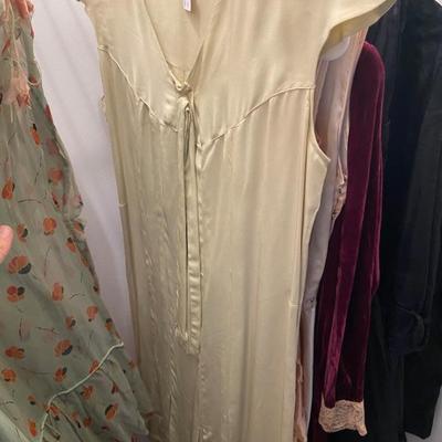 Hundreds of vintage 1900-1910-1920x dresses and accoutrements