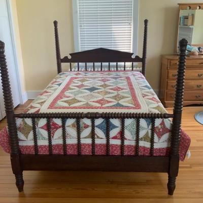 Spool bed and quilt