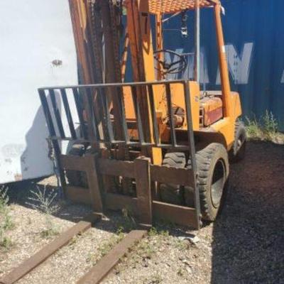 #108 â€¢ Toyota Forklift with Key
