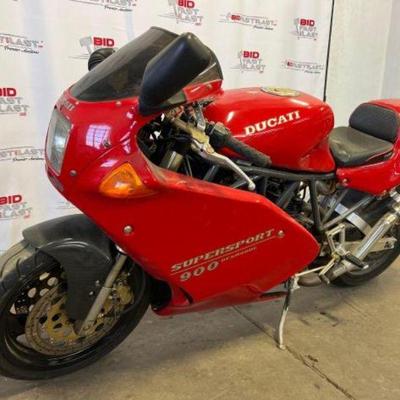 #394 â€¢ 1992 Ducati Supersport 900 Desmodue
