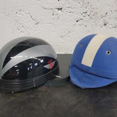 #1040 â€¢ Davida Moto Medium Helmet and Gant Gamet Genoski Helmet
