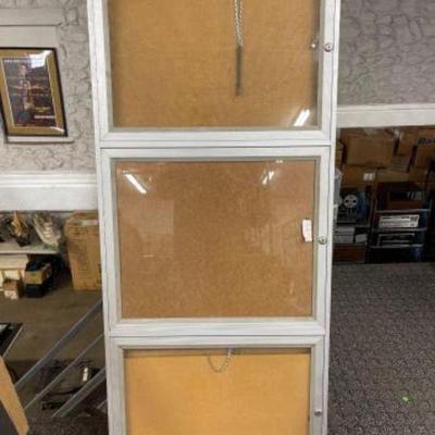#2934 â€¢ Display Case and Picture Frame
