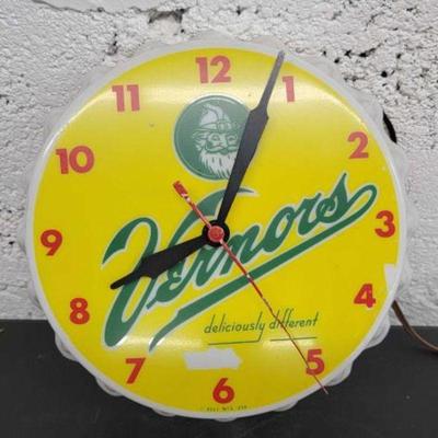 #1112 â€¢ Vintage Original Vernors Bottle Cap Light Up Clock
