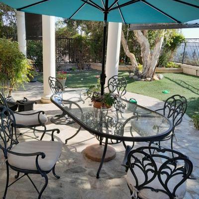 Classy outdoor dining set