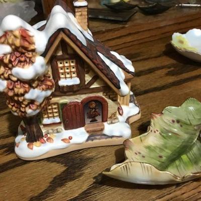 Rare Hummel village pieces