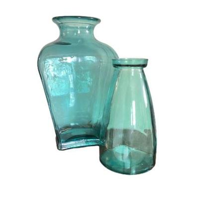 Lot 090   0 Bid(s)
Decorator Turquoise Art Glass Vases