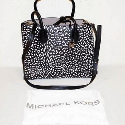 1200	MICHAEL KORS MERCER STUDIO LEATHER TOTE	MICHAEL KORS MERCER STUDIOS LARGE LEATHER TOTE, NEW WITH DUST BAG. APPROXIMATELY 12 IN L X...