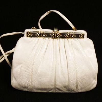 1197	BEAUTIFUL JUDITH LEIBER WHITE LEATHER EVENING BAG	JUDITH LEIBER WHITE LEATHER EVENING BAG, APPROXIMATELY 8 1/2 IN L X 7 1/2 IN H X 2...